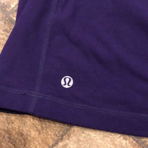 Lululemon mesh cross back tank size 4 deep purple - Picture 3 of 5